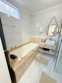 EXCELLENT 5 BEDROOM HOUSE (47)996087741