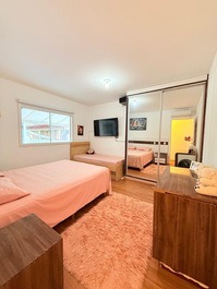 EXCELLENT 5 BEDROOM HOUSE (47)996087741