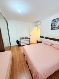 EXCELLENT 5 BEDROOM HOUSE (47)996087741