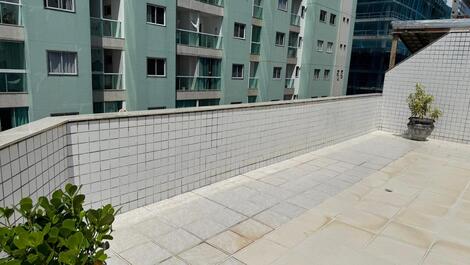 Cobertura duplex a 90 metros da praia