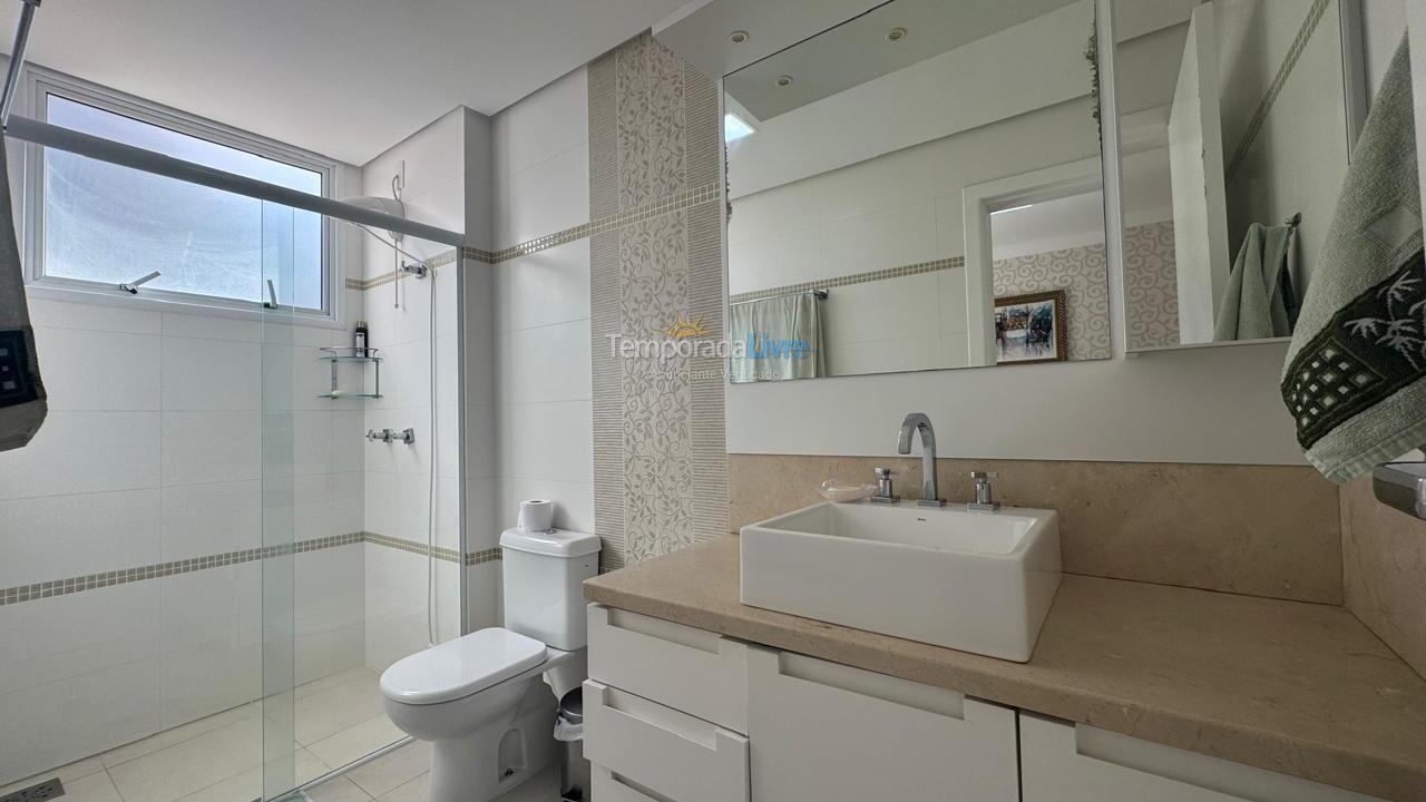 Apartamento para alquiler de vacaciones em Governador Celso Ramos (Praia de Palmas)