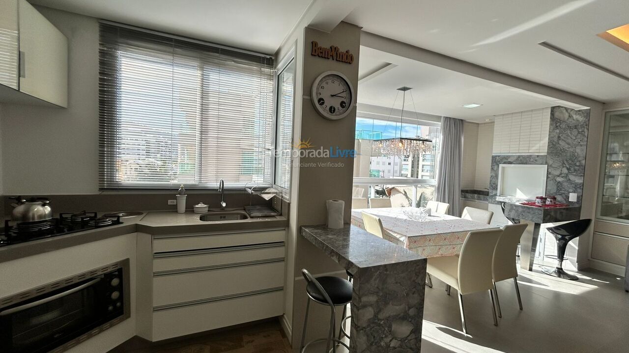 Apartamento para alquiler de vacaciones em Governador Celso Ramos (Praia de Palmas)