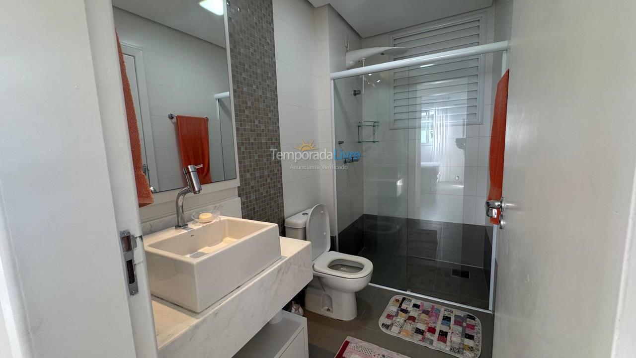 Apartamento para alquiler de vacaciones em Governador Celso Ramos (Praia de Palmas)