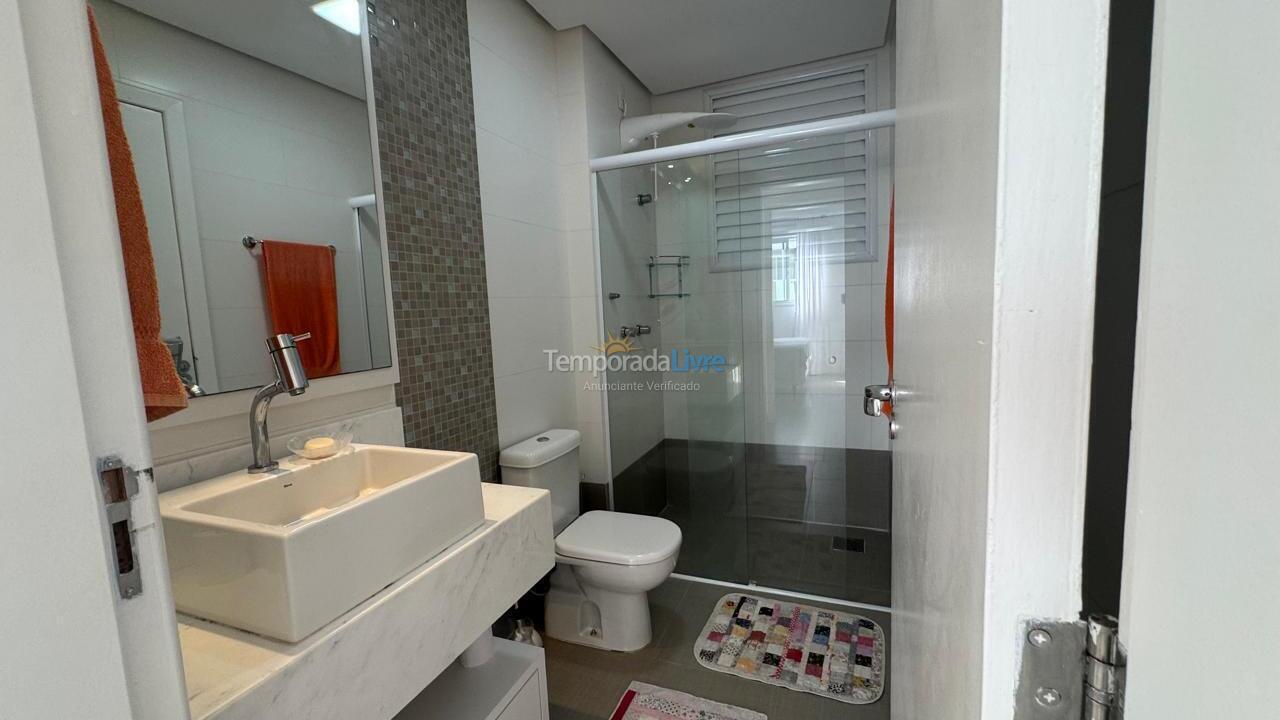 Apartamento para alquiler de vacaciones em Governador Celso Ramos (Praia de Palmas)