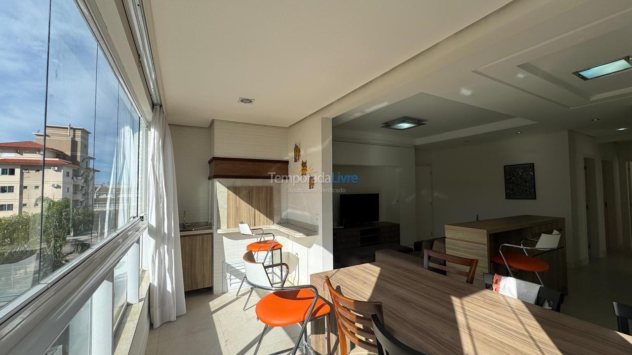 Apartamento para alquiler de vacaciones em Governador Celso Ramos (Praia de Palmas)