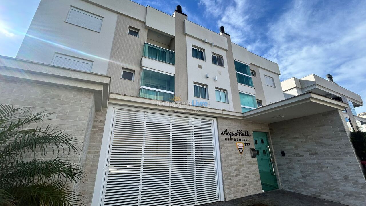 Apartamento para aluguel de temporada em Governador Celso Ramos (Praia de Palmas)