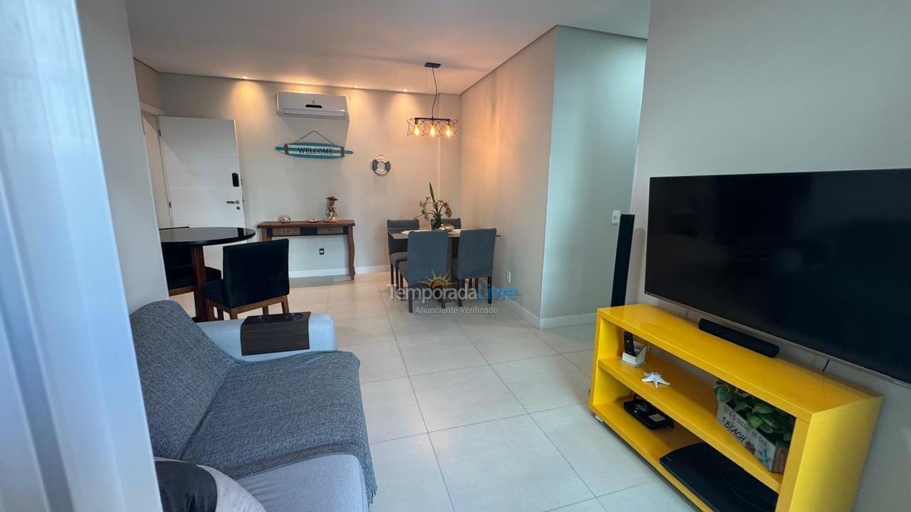 Apartamento para aluguel de temporada em Governador Celso Ramos (Praia de Palmas)