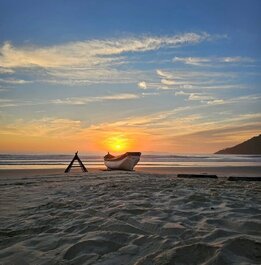 204 - Lindo apto em Bombas com 02 dormitórios