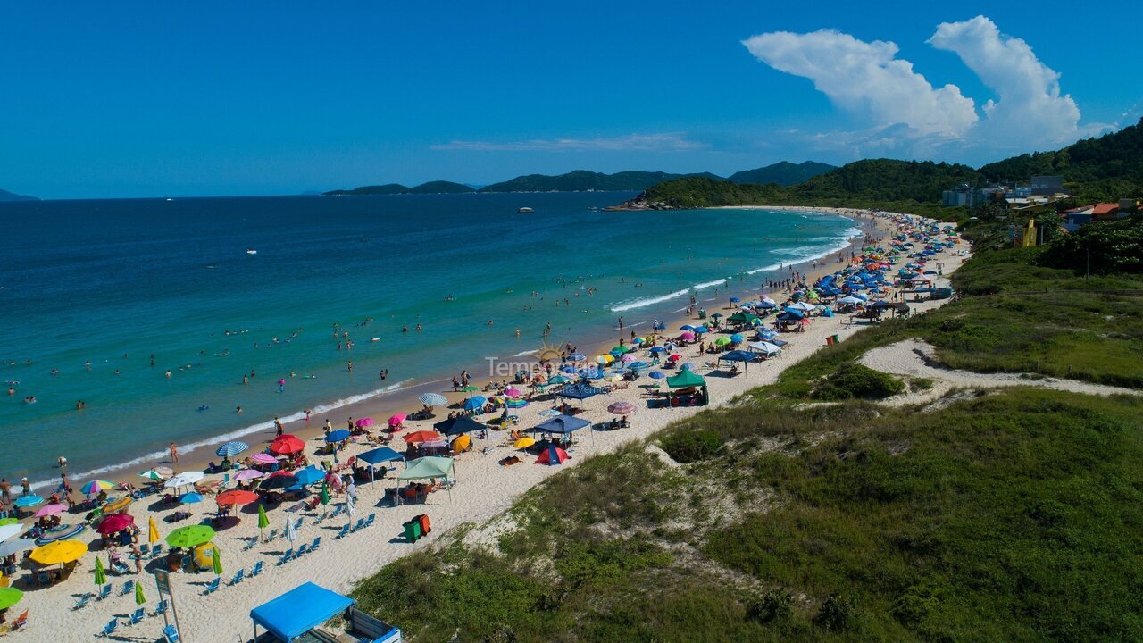 Apartamento para aluguel de temporada em Bombinhas (Praia de Quatro Ilhas)