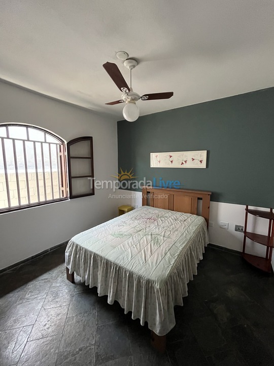 Casa para aluguel de temporada em Ubatuba (Praia das Toninhas)