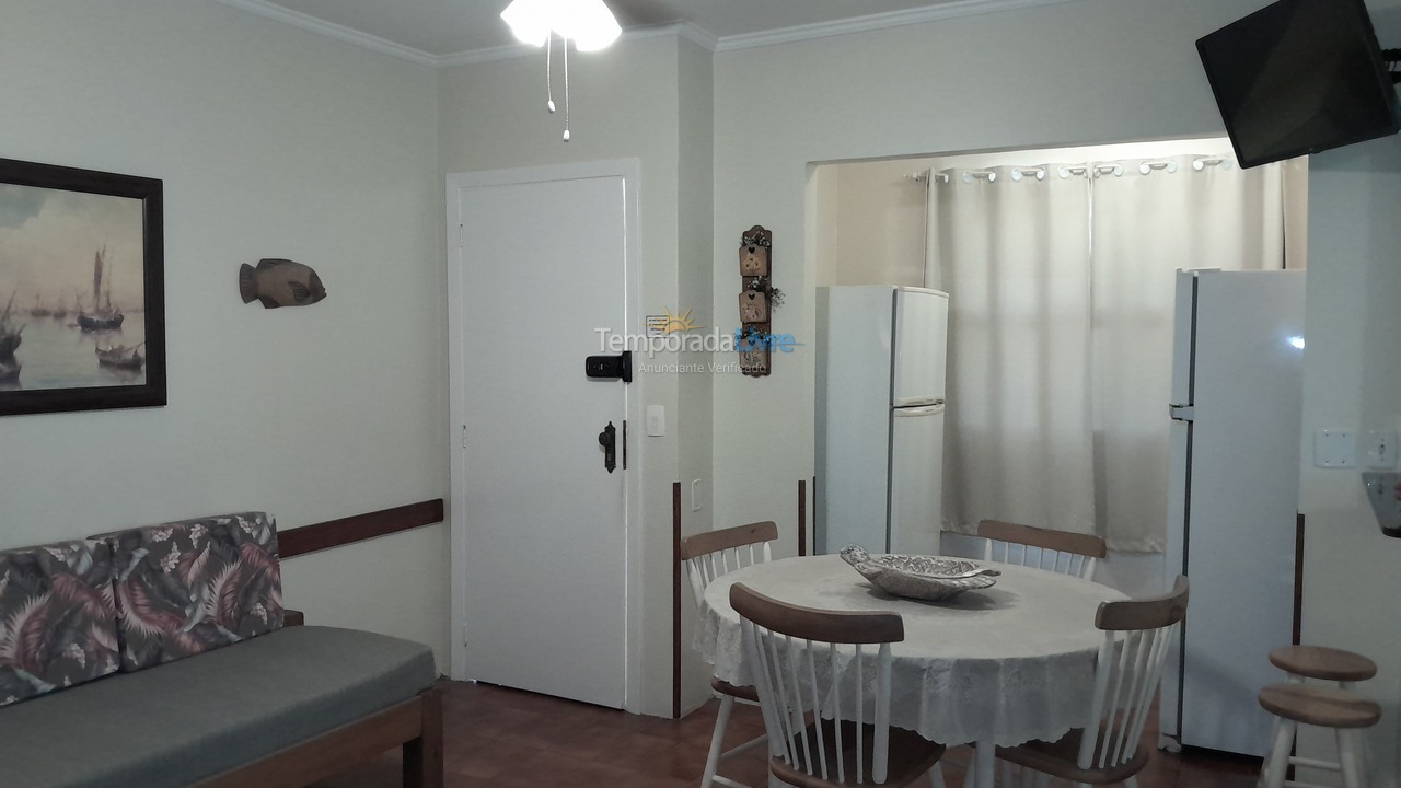 Apartamento para aluguel de temporada em Ubatuba (Praia das Toninhas)