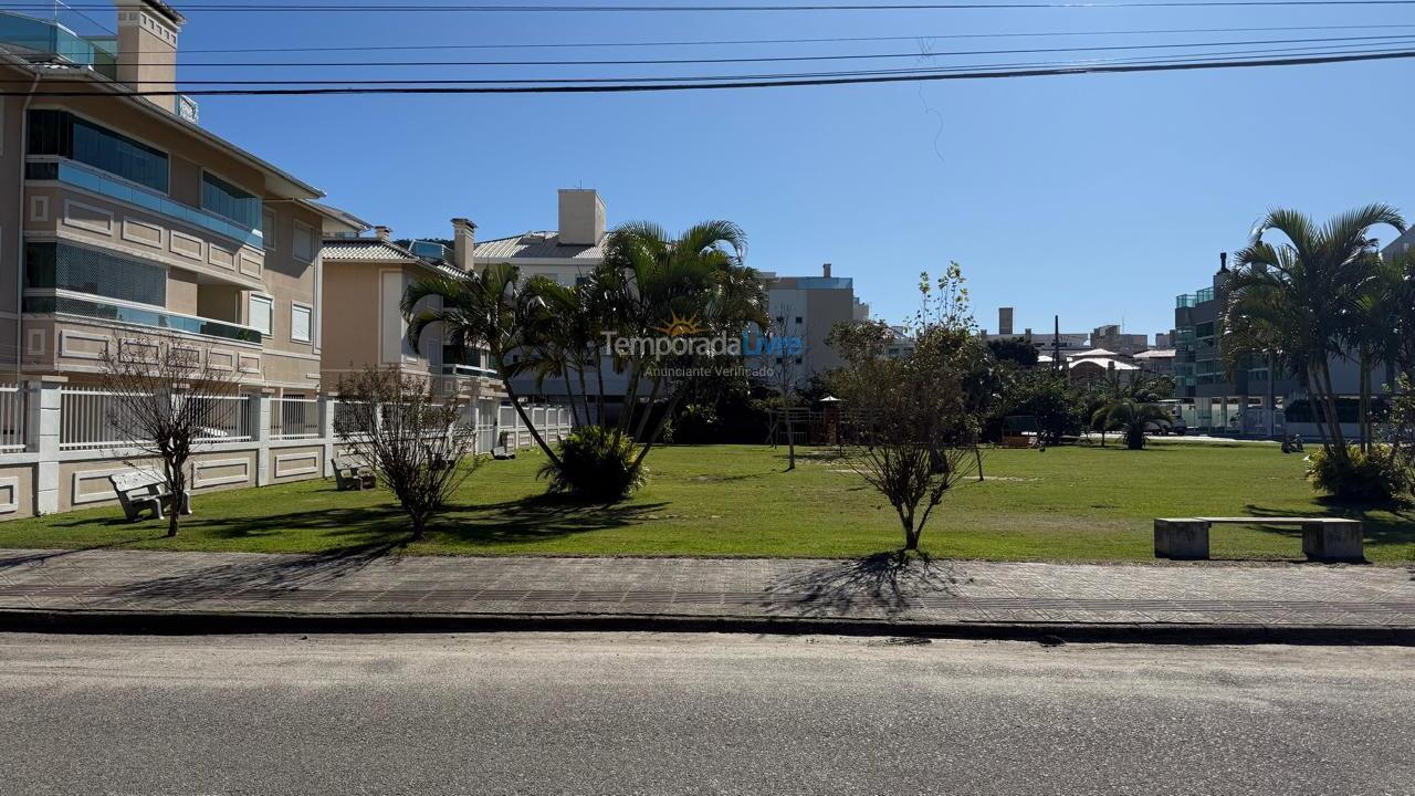 Apartamento para aluguel de temporada em Florianopolis (Praia dos Ingleses)