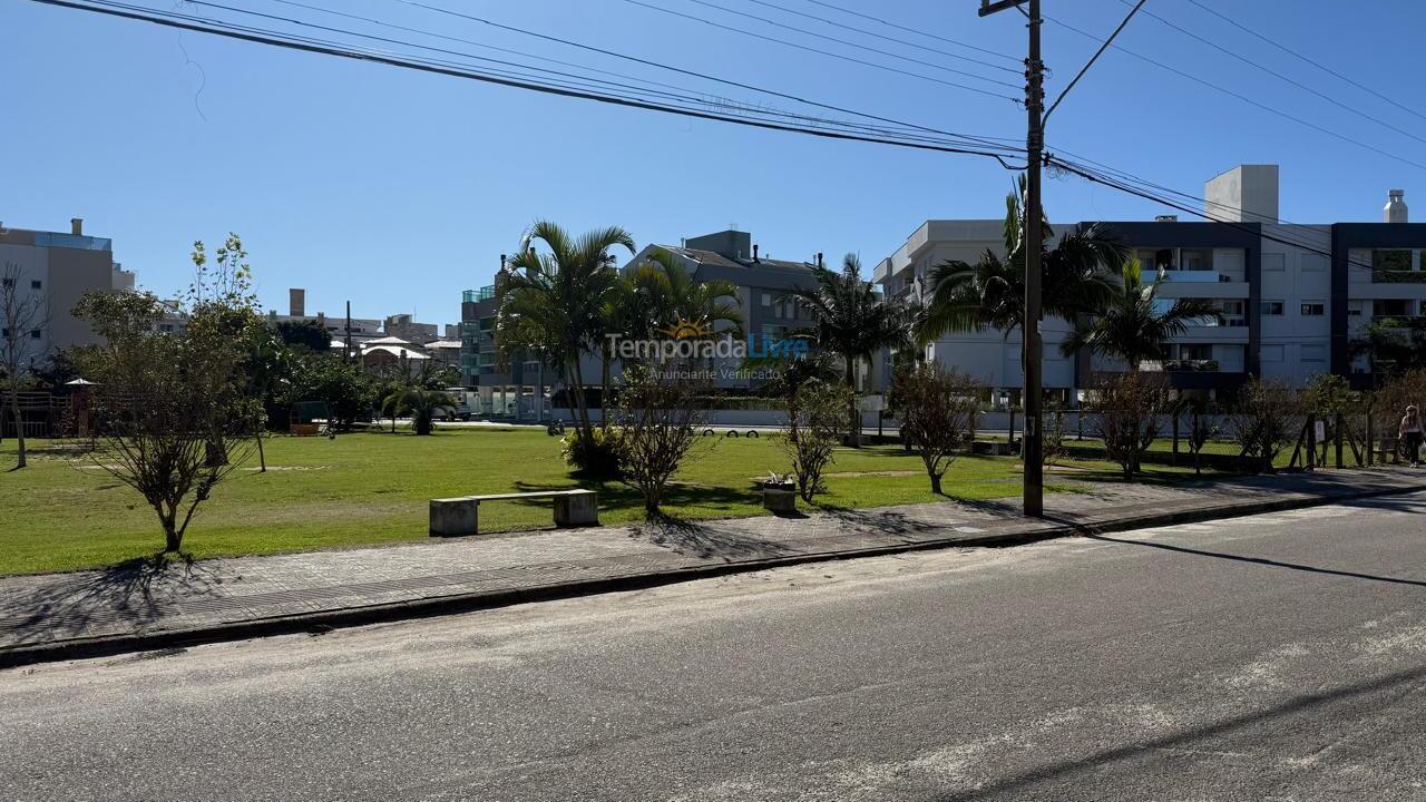 Apartamento para aluguel de temporada em Florianopolis (Praia dos Ingleses)