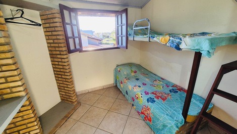 Casa em Grussai com piscina e churrasqueira