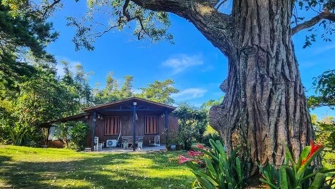 Beautiful house next to the river and the sea of Siriu