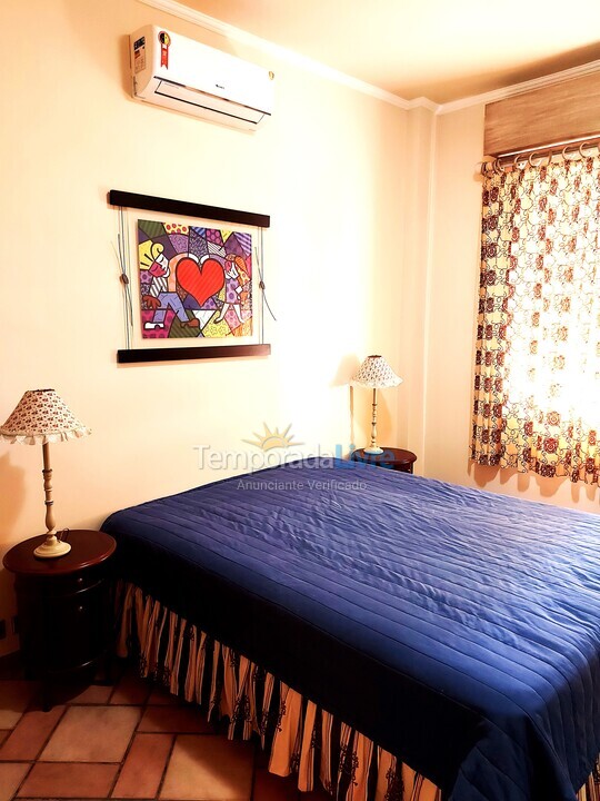 Apartamento para aluguel de temporada em Guarujá (Pitangueiras)