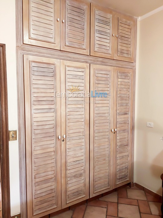 Apartamento para aluguel de temporada em Guarujá (Pitangueiras)