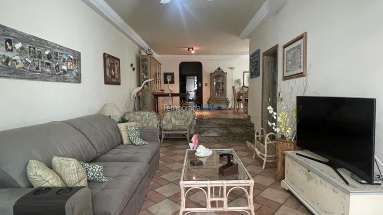 Apartamento para aluguel de temporada em Guarujá (Pitangueiras)