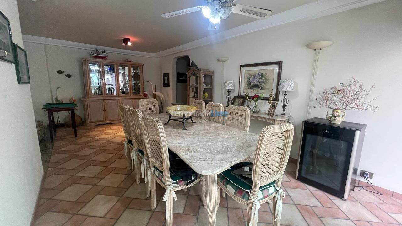 Apartamento para aluguel de temporada em Guarujá (Pitangueiras)