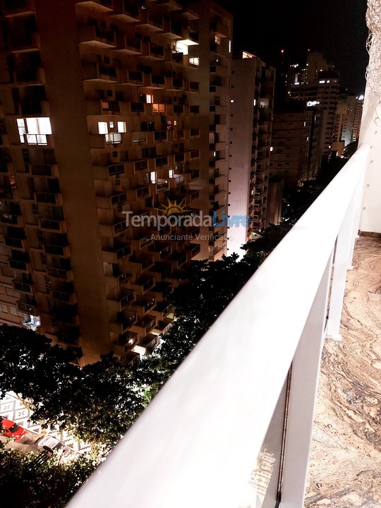 Apartamento para aluguel de temporada em Guarujá (Pitangueiras)