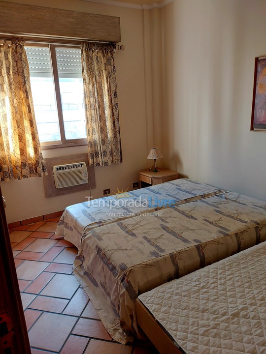 Apartamento para aluguel de temporada em Guarujá (Pitangueiras)