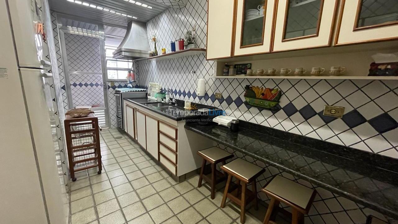 Apartamento para aluguel de temporada em Guarujá (Pitangueiras)