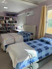 Precioso ático dúplex con piscina privada en el centro de Bombinhas