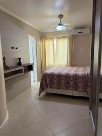 Precioso ático dúplex con piscina privada en el centro de Bombinhas