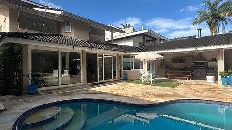 The best on the Riviera! 5 Suites - Heated Pool