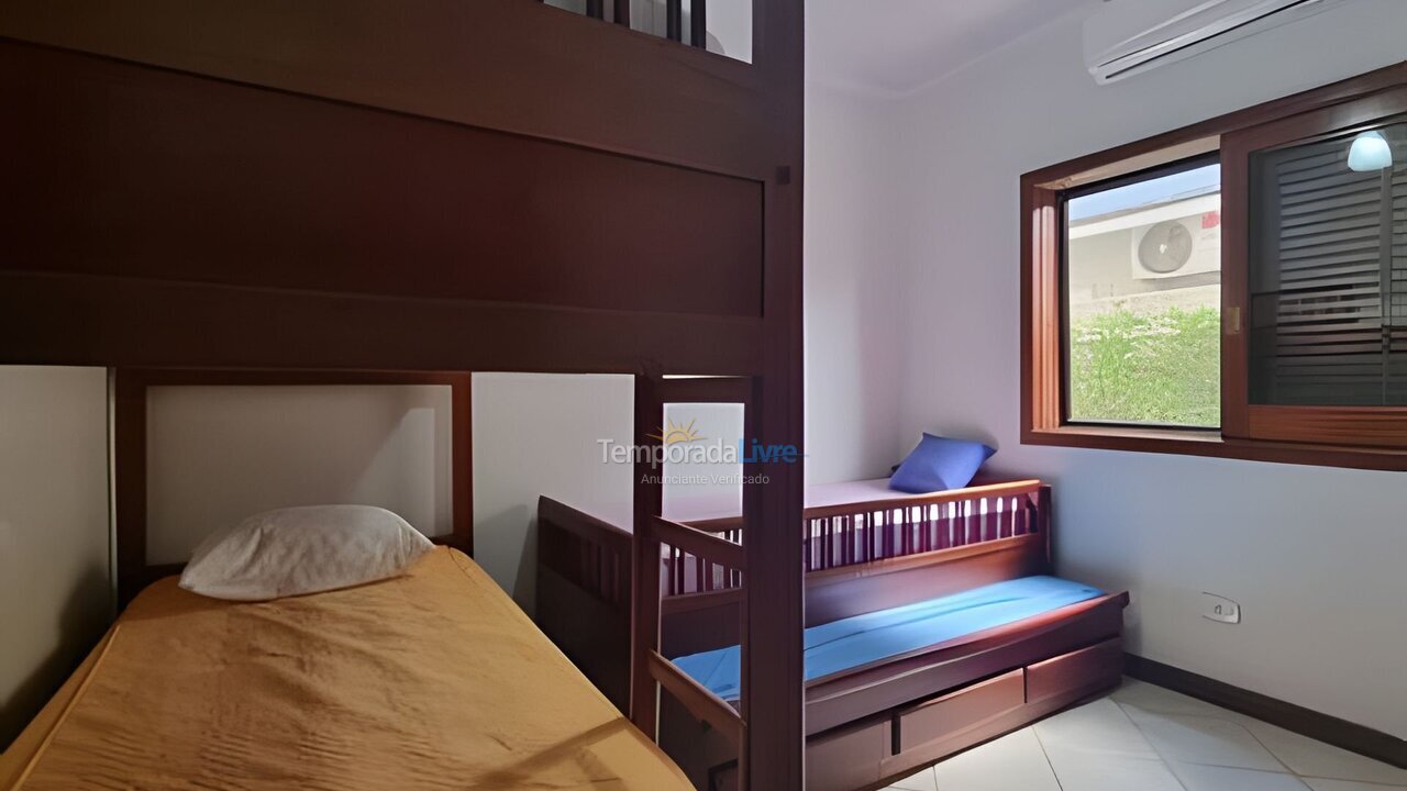 Chácara / sítio para aluguel de temporada em Bertioga (Riviera de São Lourenço)