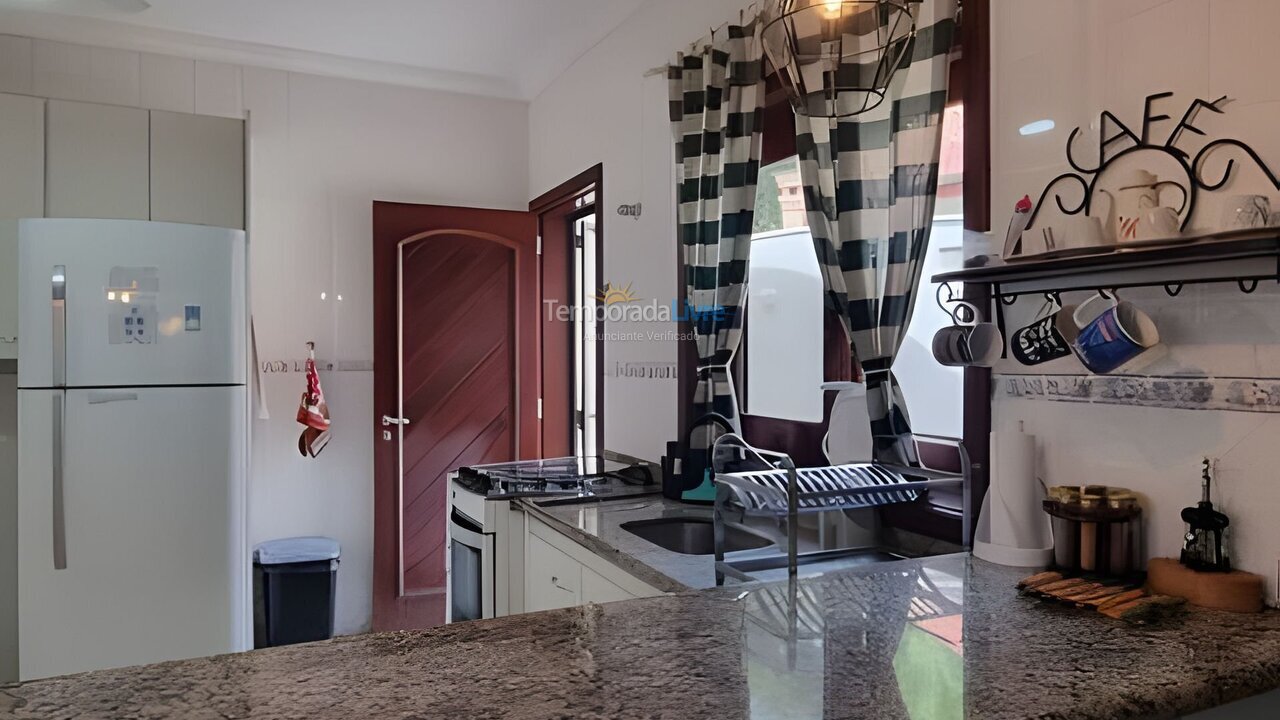 Chácara / sítio para aluguel de temporada em Bertioga (Riviera de São Lourenço)