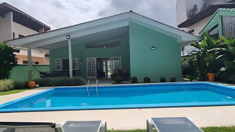 Hermosa Casa de Una Planta en la Riviera - Piscina Climatizada - Módulo 20
