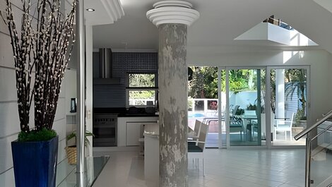 Tranquila e Espaçosa Casa na Riviera | 4 Suítes