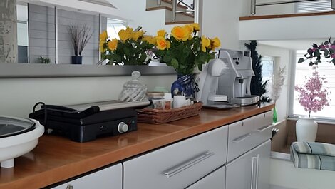 Tranquila e Espaçosa Casa na Riviera | 4 Suítes