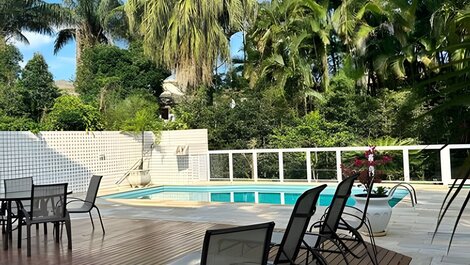 Tranquila e Espaçosa Casa na Riviera | 4 Suítes