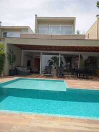 4 dormitorios, piscina, primera línea de mar, justo en la arena, vista al mar.