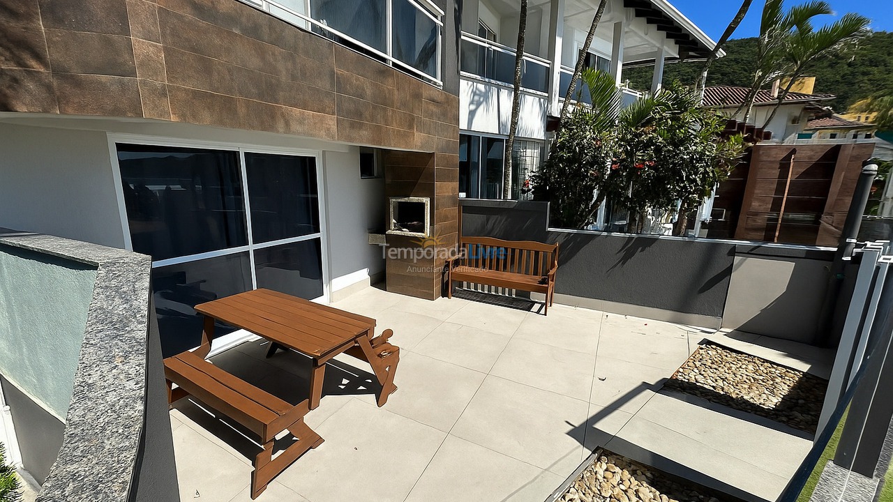 House for vacation rental in Bombinhas (Praia de Bombas)