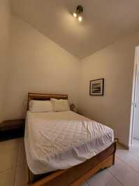 Condominium, 4 suites, shared pool, 3 spaces, 10 people, 200 m from the beach.