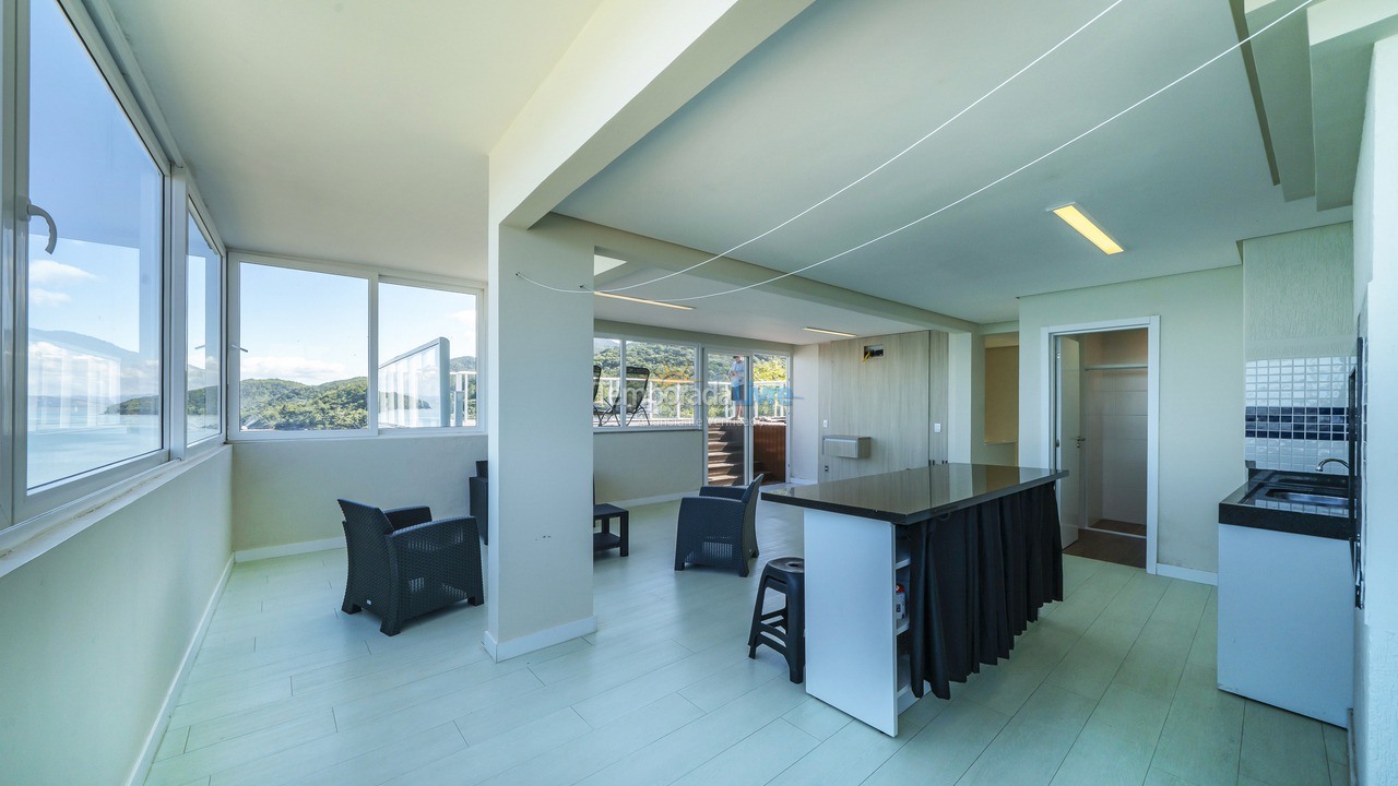 House for vacation rental in Bombinhas (Praia de Zimbros)