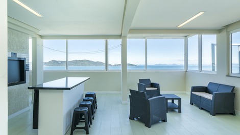 Luxury and Comfort Facing the Sea in Zimbros