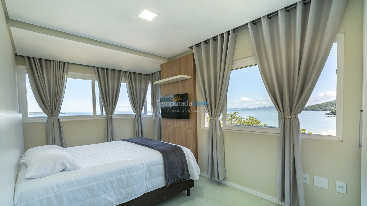 House for vacation rental in Bombinhas (Praia de Zimbros)