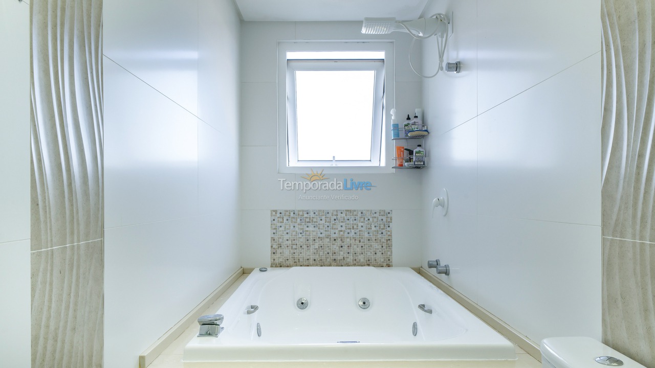 House for vacation rental in Bombinhas (Praia de Zimbros)