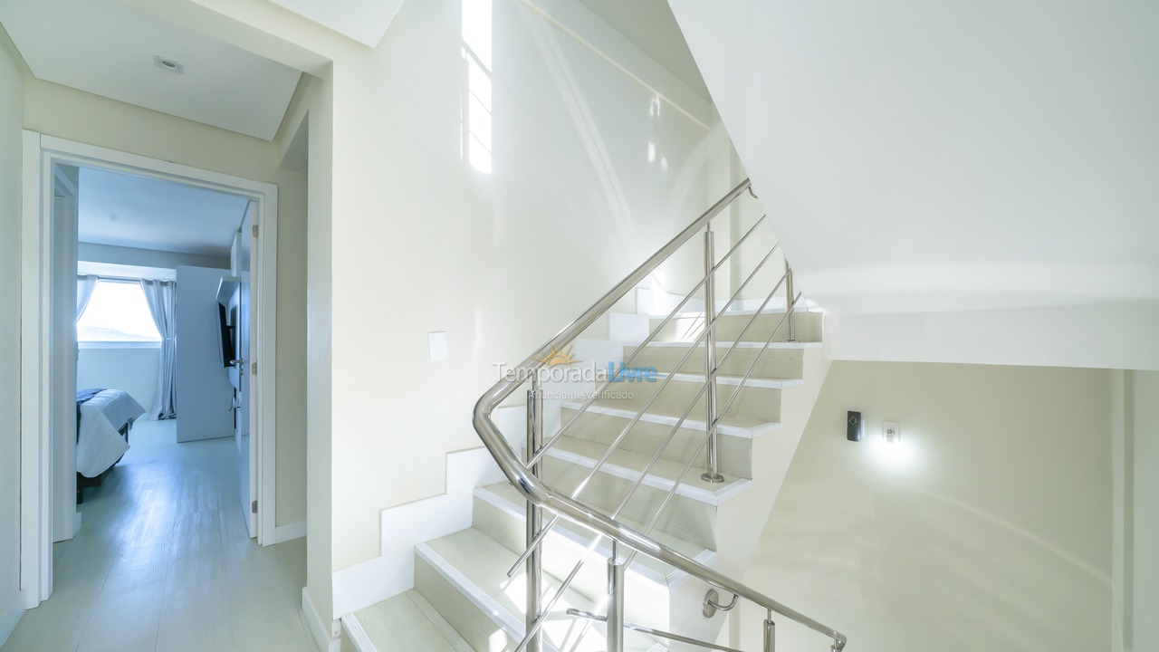 House for vacation rental in Bombinhas (Praia de Zimbros)