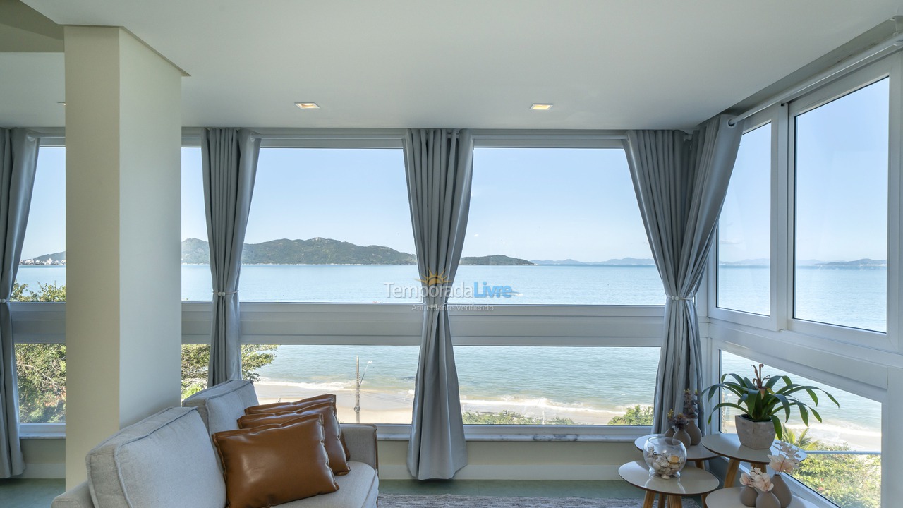 House for vacation rental in Bombinhas (Praia de Zimbros)