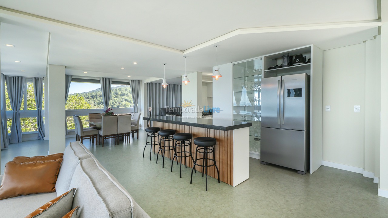 House for vacation rental in Bombinhas (Praia de Zimbros)