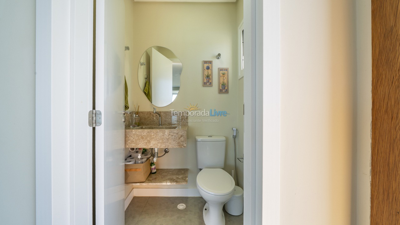 House for vacation rental in Bombinhas (Praia de Zimbros)