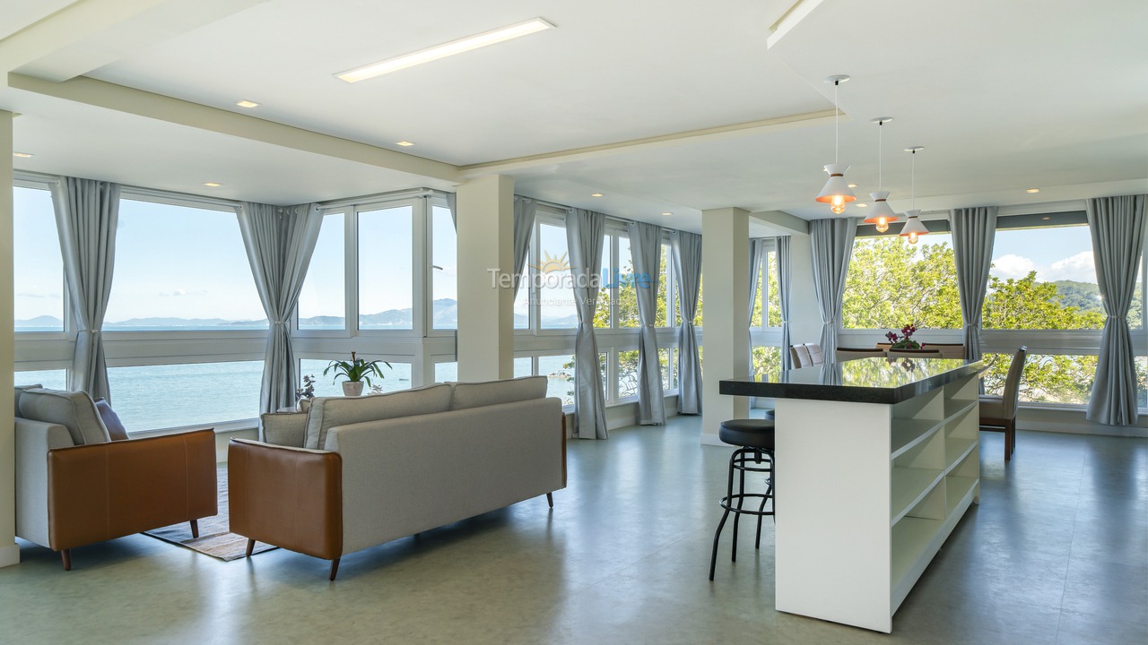 House for vacation rental in Bombinhas (Praia de Zimbros)