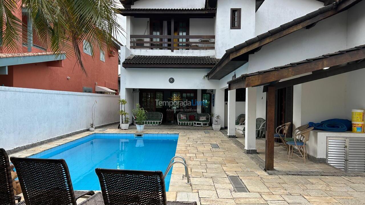 Casa para aluguel de temporada em Guarujá (Praia do Pernambuco)