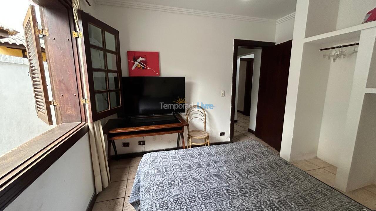 Casa para aluguel de temporada em Guarujá (Praia do Pernambuco)