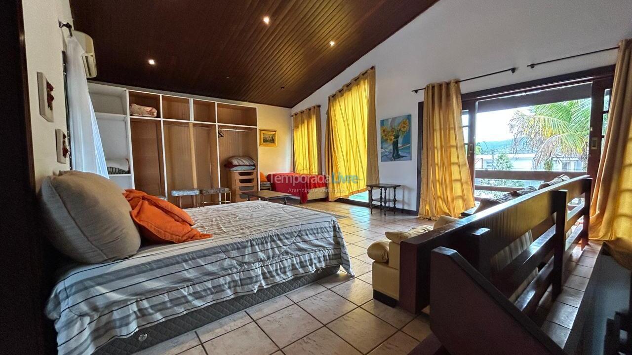 Casa para aluguel de temporada em Guarujá (Praia do Pernambuco)